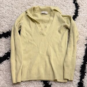Aritzia Light Yellow/Grenn V-Neck Sweater XXS